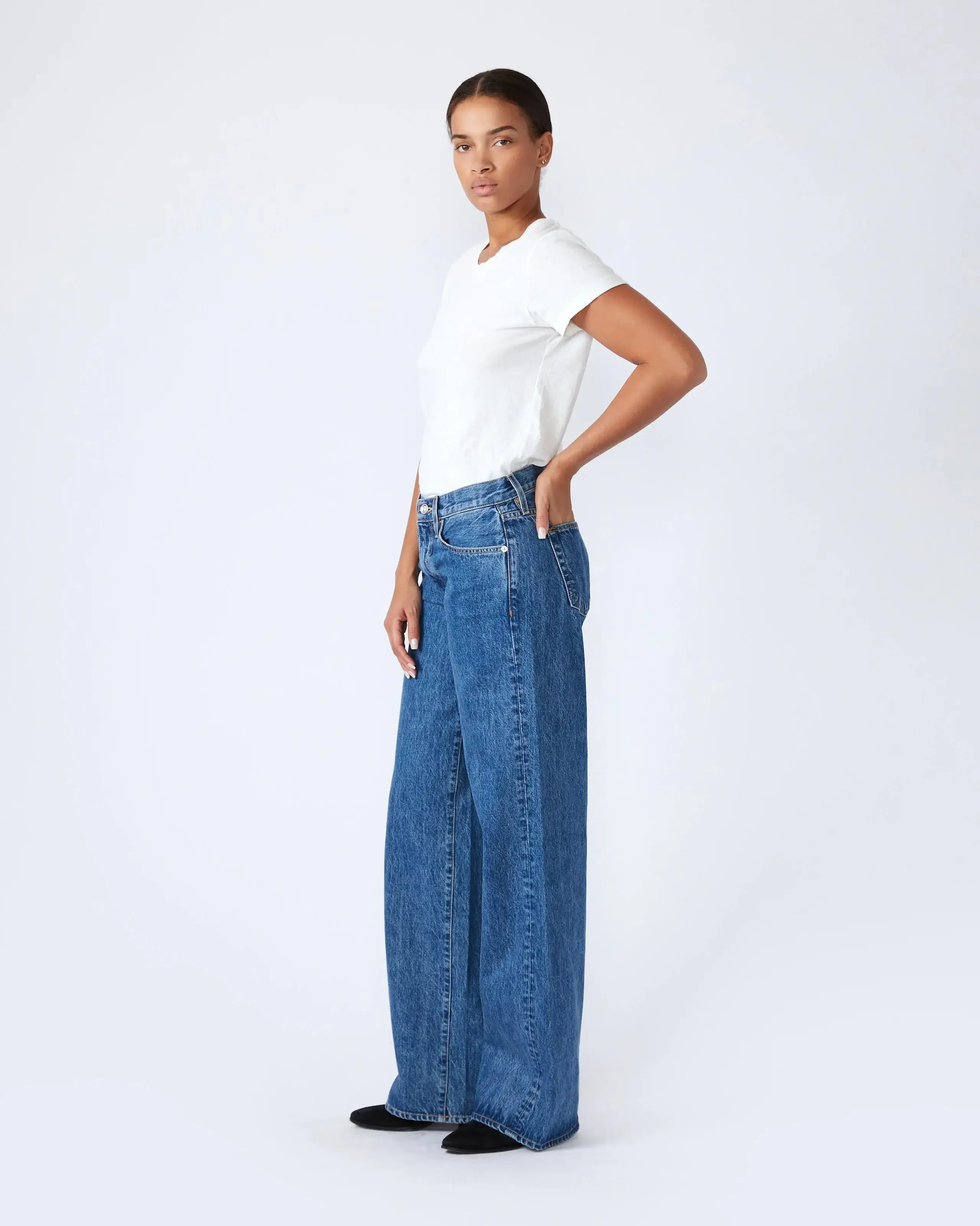 MICA LOW RISE WIDE LEG JEAN