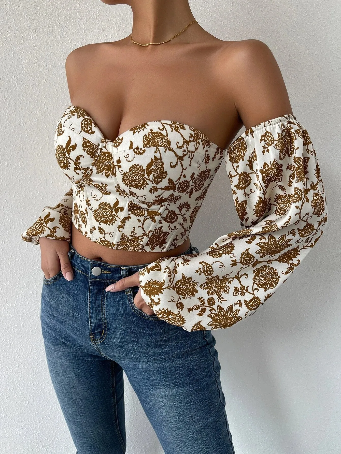 Privé Paisley Print off Shoulder Tie Backless Lantern Sleeve Crop Top